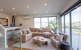 Torquay Coastal Retreat